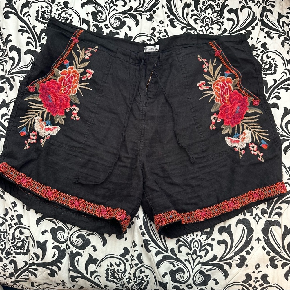 XXL Johnny Was Black linen shorts